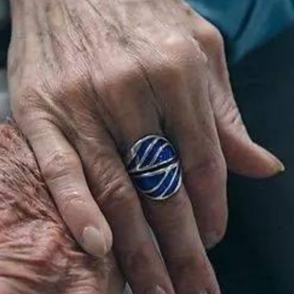 Do YOU have the ring in 2nd pic? 925 taxco silver bypass ring. CONTACT ME PLEASE - Picture 2 of 4